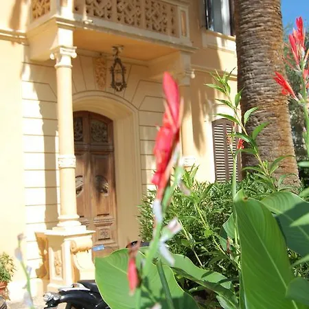 Arena Alfieri Nocleg ze śniadaniem *