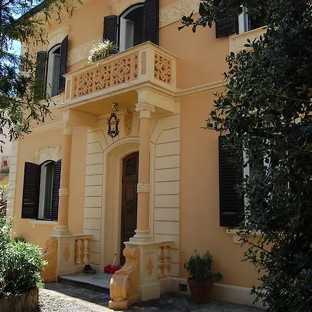 Arena Alfieri Bed & Breakfast *