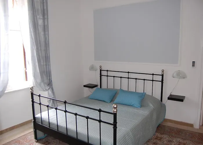 ベッド・アンド・ブレックファスト Arena Alfieri *