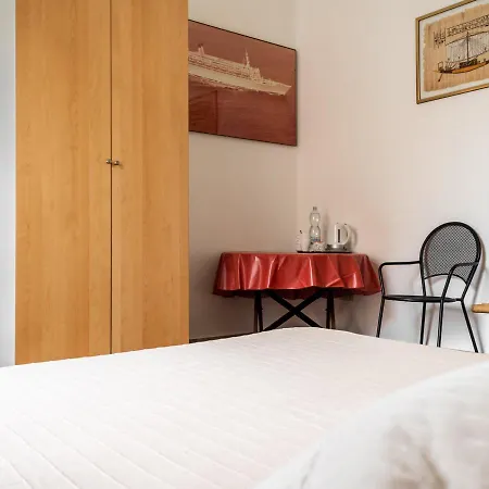 Arena Alfieri Couette-café Livourne
