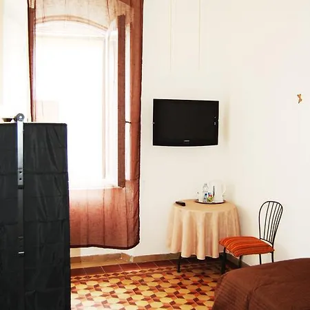Arena Alfieri Couette-café
