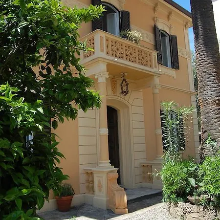 Arena Alfieri Couette-café Livourne